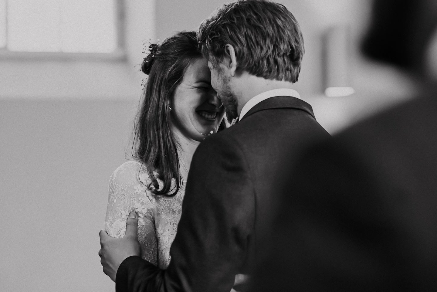 Glückliches Brautpaar bei ihrer Hochzeit in Ruppertsberg