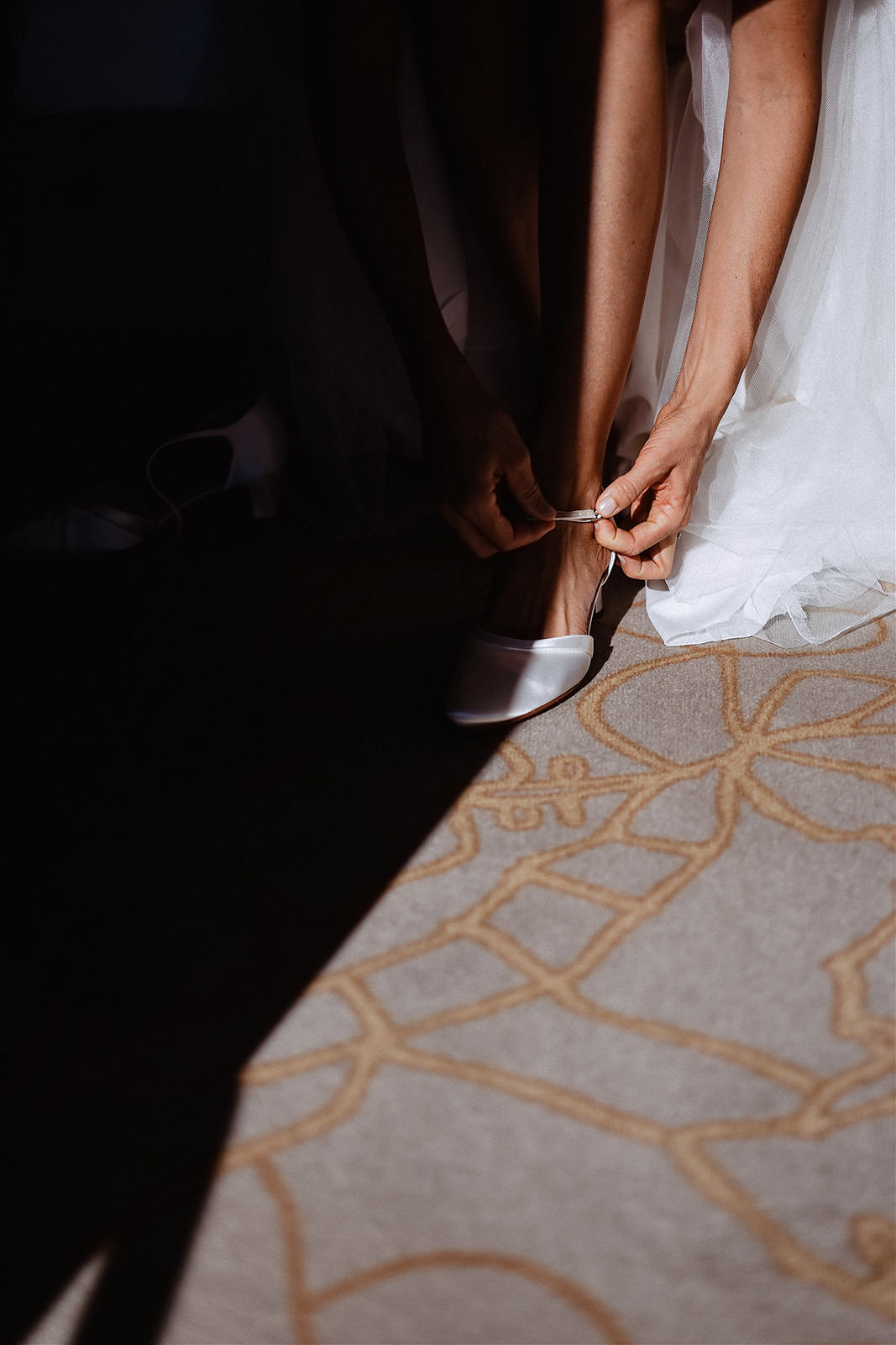 wedding photographer mürren switzerland shoes