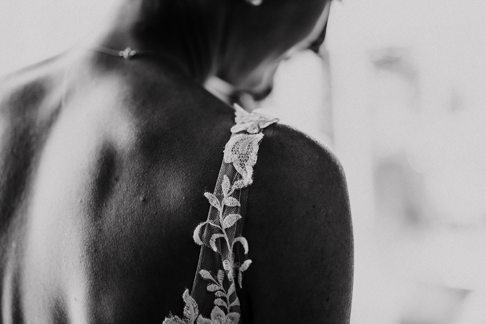 wedding photographer lauterbrunnen switzerland bridal dress