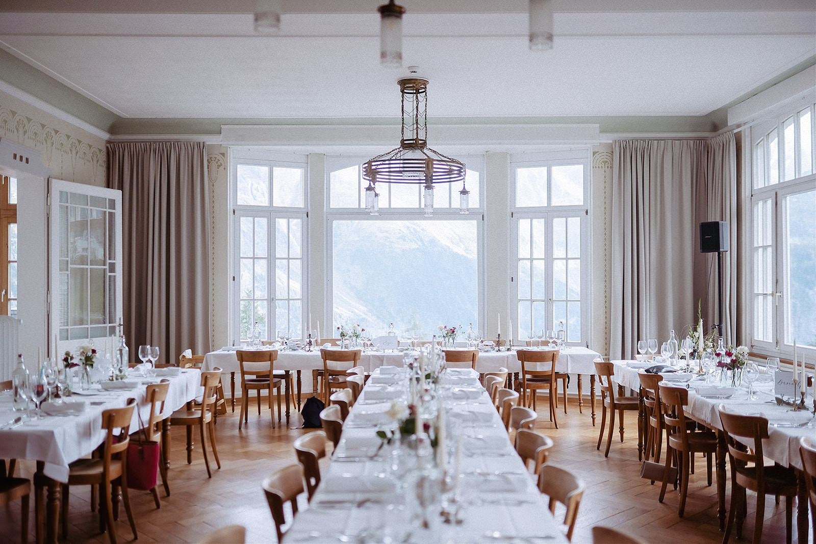 wedding photographer mürren swiss hotel regina