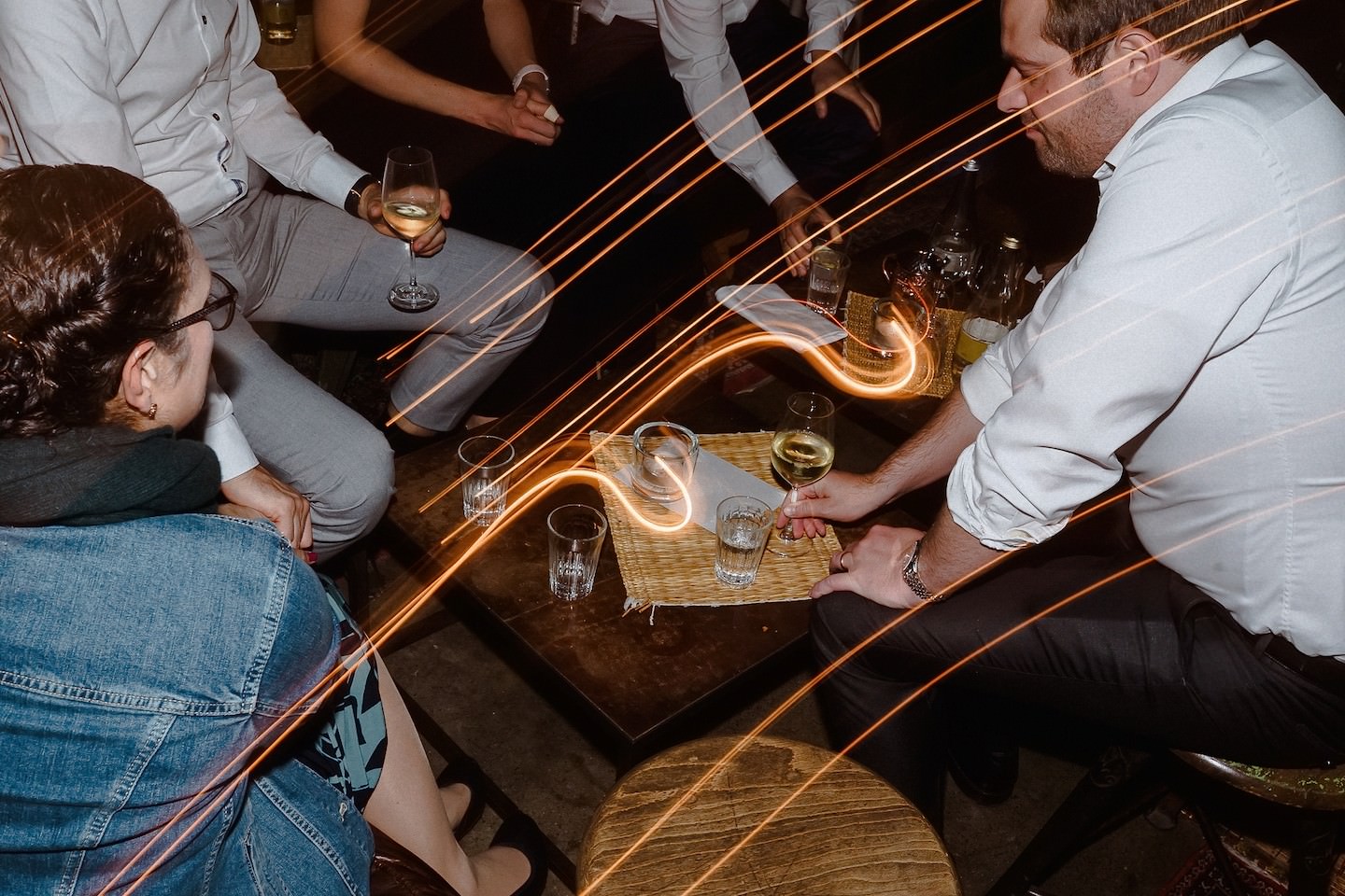 Drinks im Speicher 7, während die Musik zur Party beginnt